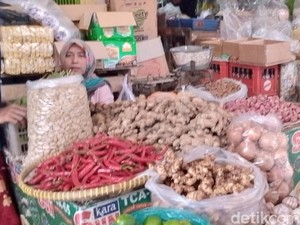 Pedas! Harga Cabai di Kuningan Tembus Rp 80 Ribu