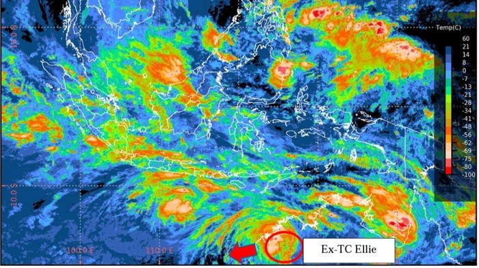 Citera satelit Himawari-9 EH yang merekam kemunculan eks siklon Ellie di barat benua Australia pada Senin (2/1/2023). (BMKG Wil III Denpasar)