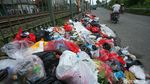 Duh.. Sampah Berserakan di Jalan Raya Citayam Depok