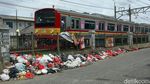 Duh.. Sampah Berserakan di Jalan Raya Citayam Depok