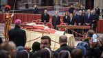 Jenazah Paus Emeritus Benediktus Disemayamkan di Basilika Santo Petrus