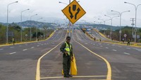 Diketahui Jembatan Internasional Tienditas sudah selesai dibangun pada 2016 namun tidak pernah diresmikan karena ketegangan politik bertahun-tahun antara Venezuela dan Kolombia.  