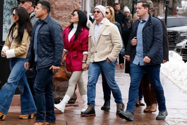 Jeff Bezos Lauren Sanchez Jeff Bezos Lauren Sanchez