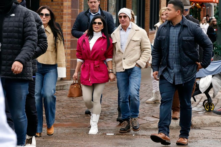 Jeff Bezos Lauren Sanchez Jeff Bezos Lauren Sanchez