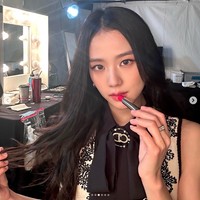 Bak kado ulang tahun, kabar debut solo Jisoo BLACKPINK diumumkan sehari sebelum dirinya menginjak 28 tahun. Dia berulang tahun pada 3 Januari 2023. Foto: dok. Instagram @sooyaaa__