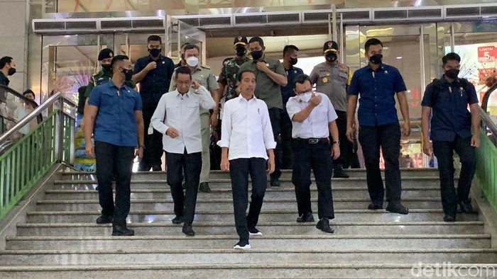 Jokowi di Pasar Tanah Abang Jokowi di Pasar Tanah Abang