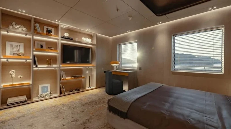 Kapal Mewah Pendiri WhatsApp