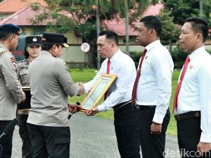 Tekan Kejahatan di Surabaya, 7 Anggota Satreskrim dapat Penghargaan