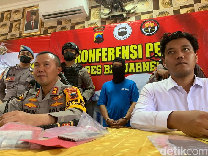 Konferensi pers kasus perampokan di Kecamatan Mandiraja, Banjarnegara, di Mapolres Banjarnegara, Senin (2/1/2023).