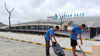 Para wisatawan meninggalkan venue konser secara tertib dan tidak meninggalkan sampah. Dengan demikian, tak lama setelah acara usai kondisi venue kembali bersih seperti kondisi awal. Foto: dok. Injorney