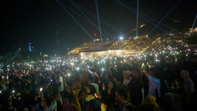 Konser tahun baru di Labuan Bajo Konser tahun baru di Labuan Bajo