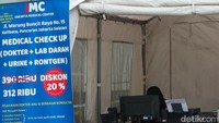 Detikcom mencoba memantau bisnis swab antigen dan PCR yang masih buka. Kondisinya pun tak seramai seperti situasi tahun lalu atau awal pandemi 2021 hingga medio 2022.