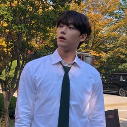 Lee Do Hyun dari Hotel Del Luna ke Grand Galaxy Hotel