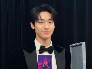 Viral Foto Lee Do Hyun Wamil, Tampil Manglingi dengan Rambut Plontos
