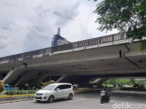Lubang Ini yang Bikin Pesepeda Jatuh di Semanggi Jakarta