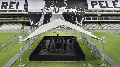 Melihat Persiapan Upacara Persemayaman Pele di Stadion Vila Belmiro