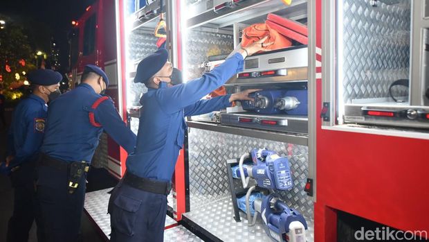 Mobil Heavy Duty Rescue milik Damkar Surabaya