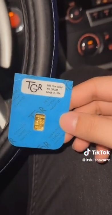 Unik! Antar Makanan untuk Pelanggan, Pria Ini Dapat Tip Logam Mulia