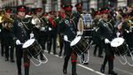 Pesta Kostum hingga Drumband Ramaikan Tahun Baru di Jalanan London