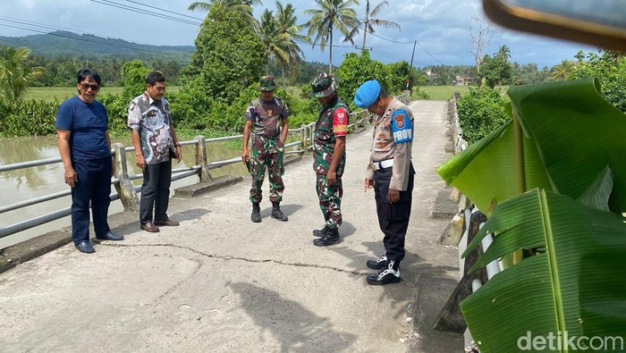 Jembatan Bila akses menuju ke Kecamatan Batulappa di Kabupaten Pinrang.