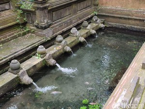 Berdesir Hati Melihat Tirta Empul, Tempat Melukat Semua Agama