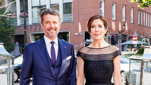 FREDENSBORG, DENMARK - APRIL 30: Crown Prince Frederik of Denmark, Crown Princess Mary of Denmark, Prince Christian of Denmark, Princess Isabella of Denmark, Princess Josephine of Denmark and Prince Vincent of Denmark during the confirmation of Princess Isabella of Denmark at  on April 30, 2022 in Fredensborg, Denmark. (Photo by Ole Jensen/Getty Images)