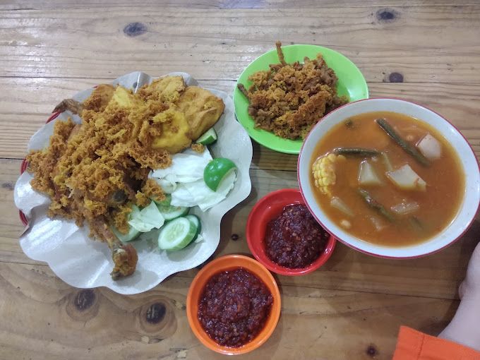 Krenyes Gurih! 5 Ayam Kalasan Ini Bumbunya Meresap Sampai ke Tulang