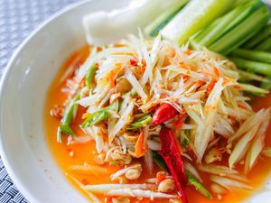 3 Resep Salad Khas Thailand yang Renyah dan Pedasnya Nampol