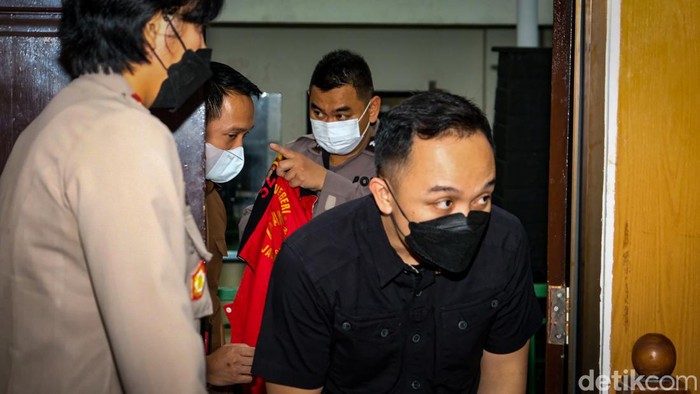 Ricky Rizal membawa saksi meringankan di kasus pembunuhan Brigadir J. Saksi tersebut adalah ahli Psikologi Forensik UI , Nathanael Sumampouw.