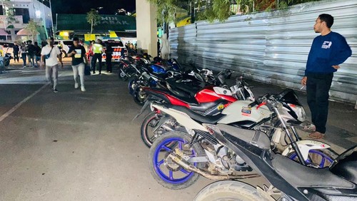 Sebanyak 25 sepeda motor dengan knalpot brong di Labuan Bajo diamankan Satuan Lalu Lintas (Satlantas) Polres Manggarai Barat Labuan Bajo, Minggu (1/1/2023) dini hari.