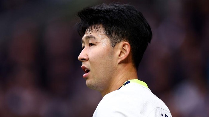LONDON, ENGLAND - JANUARY 01: Heung-Min Son of Tottenham Hotspur looks on without his mask during the Premier League match between Tottenham Hotspur and Aston Villa at Tottenham Hotspur Stadium on January 01, 2023 in London, England. (Photo by Clive Rose/Getty Images)