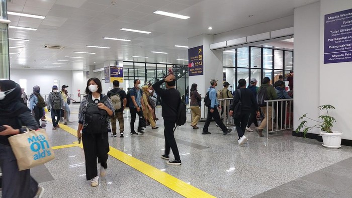 Suasana Stasiun Manggarai di hari kerja pertama pada tahun baru 2023 (Rumondang-detikcom)