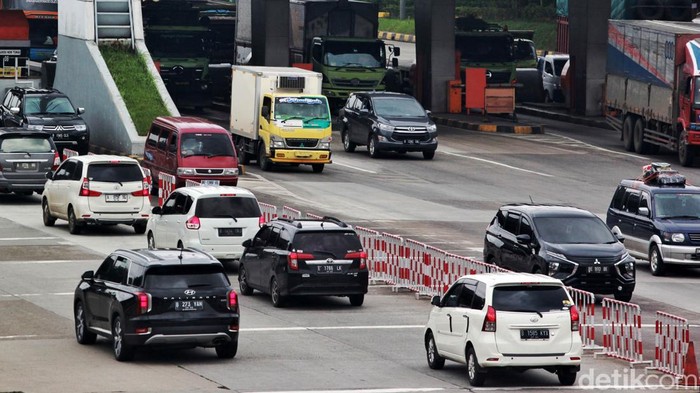Tarif tol Tangerang-Merak bakal naik pada 3 Januari 2023 pukul 00.00 WIB. Ini adalah kenaikan tarif tol pertama di 2023.