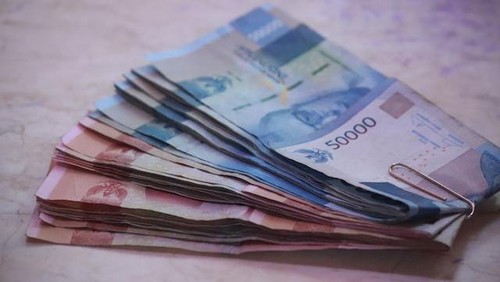 Uang pinjaman koperasi.