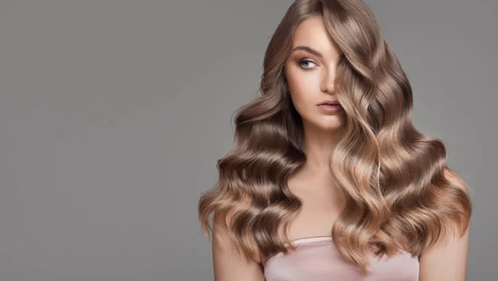 Rambut dark taupe blonde.