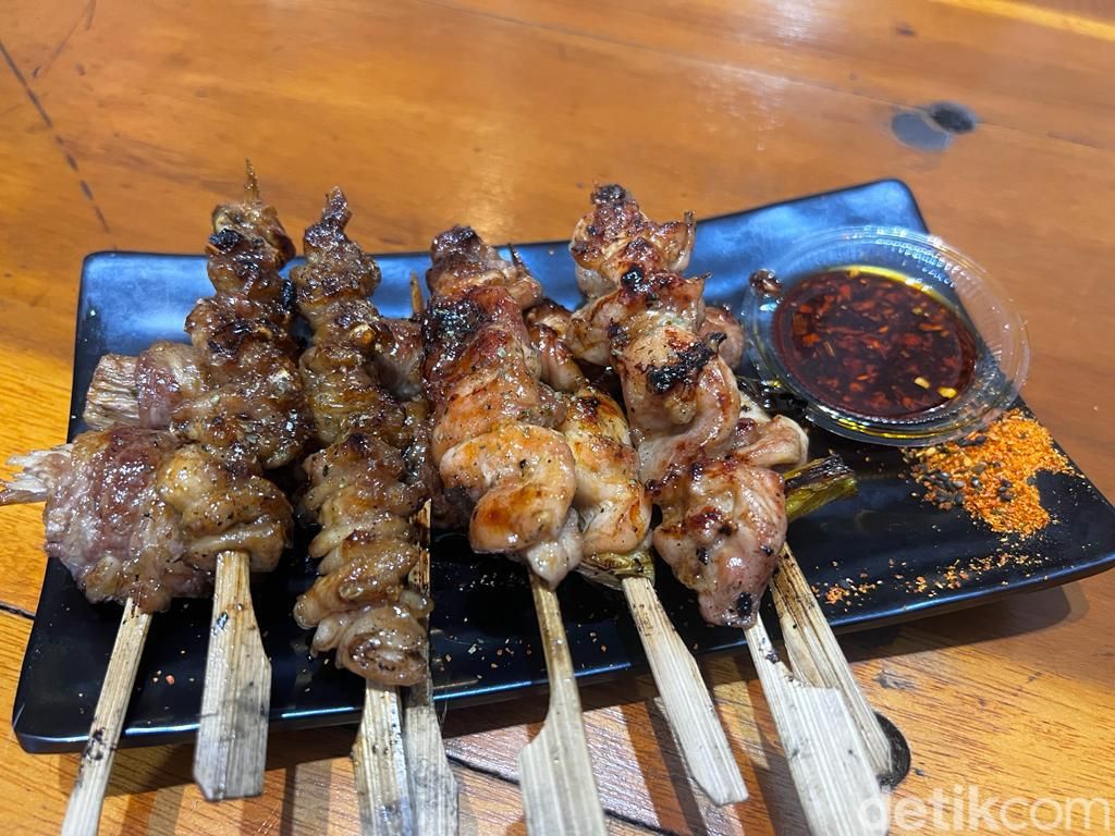 Yataitori: Oishii! Angkringan Sate Jepang Hits di Bekasi Punya 4 Anak Muda