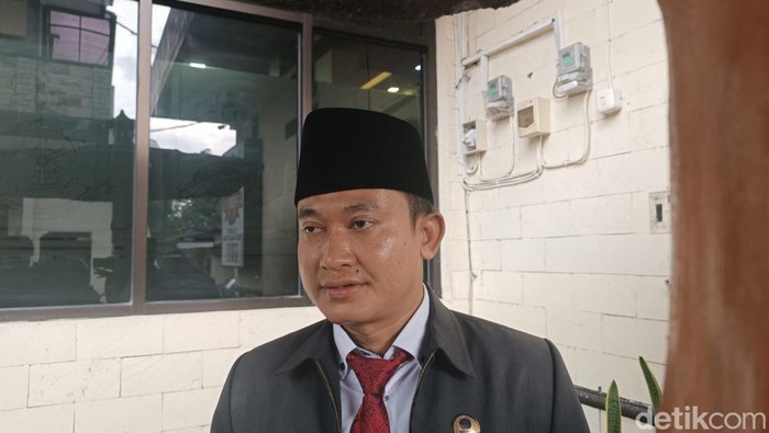 abdul aziz, orang tua santri yang dianiaya