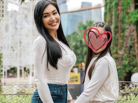 Bahagianya Denada Saat Rayakan Ultah Aisha hingga Makan Nasi Padang