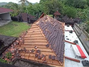Bale Gong di Karangasem Ambruk, Kerugian Rp 105 Juta