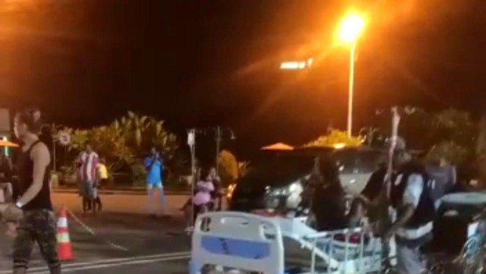 Gempa M 5,2 membuat sejumlah pasien di RSUD Jayapura dilarikan ke parkiran.