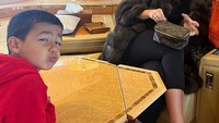 Georgina Rodriguez mengajak anak-anaknya dalam perjalanan tersebut. Foto: Instagram Georgina Rodriguez