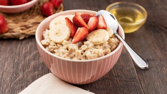 Biar Nggak Sia-sia, Perhatikan 5 Hal Ini Saat Makan Oatmeal