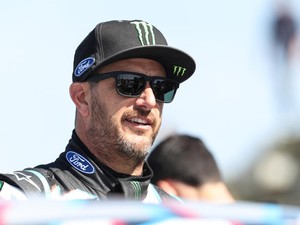 Istri Ken Block Posting Foto Helm Penuh Kenangan