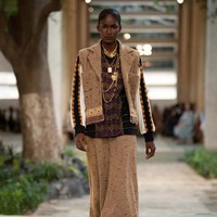 Rumah mode Prancis, Chanel memperagakan koleksi busana Pre-Fall 2023 di Palais de Justice di Dakar, Senegal. Chanel menjadi brand mewah Eropa atau Amerika yang menggelar fashion show di Sub-Sahara Afrika. Foto: Dok. Chanel.