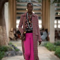 Rumah mode Prancis, Chanel memperagakan koleksi busana Pre-Fall 2023 di Palais de Justice di Dakar, Senegal. Chanel menjadi brand mewah Eropa atau Amerika yang menggelar fashion show di Sub-Sahara Afrika. Foto: Dok. Chanel.