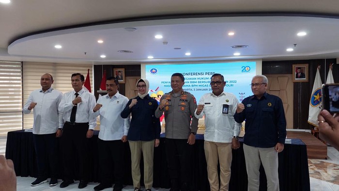 Konferensi Pers Penegakan Hukum atas Penyalahgunaan BBM Bersubsidi Tahun 2022 Hasil Kerjasama BPH Migas dengan POLRI