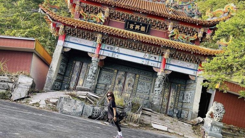 Kuil miring di Taiwan