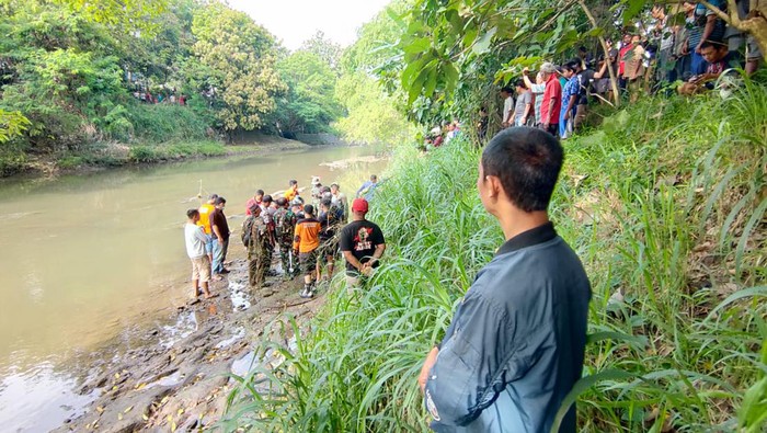 Lokasi penemuan mayat wanita tanpa identitas di Kali Pepe, Kota Solo, Selasa (3/1/2023).