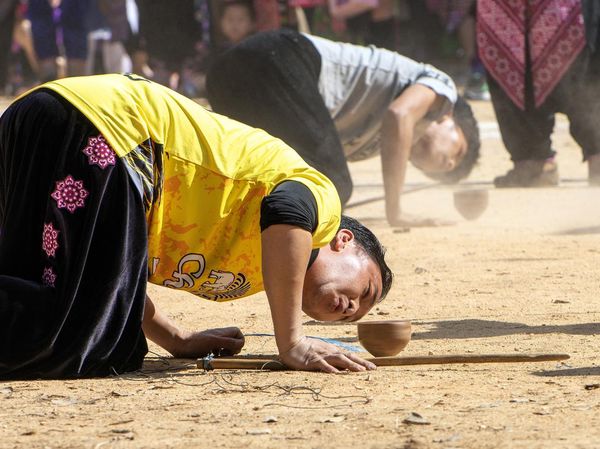 Serunya Adu Gasing Khas Thailand, Saingannya Lato-lato?