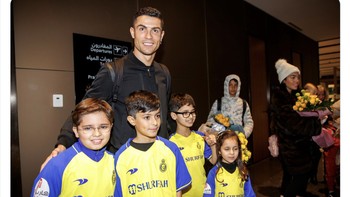 Akun ini mengkritik perlakuan media pada Ronaldo dan bahwa dia adalah pemain rendah hati yang disambut meriah di Arab Saudi. Foto: Twitter